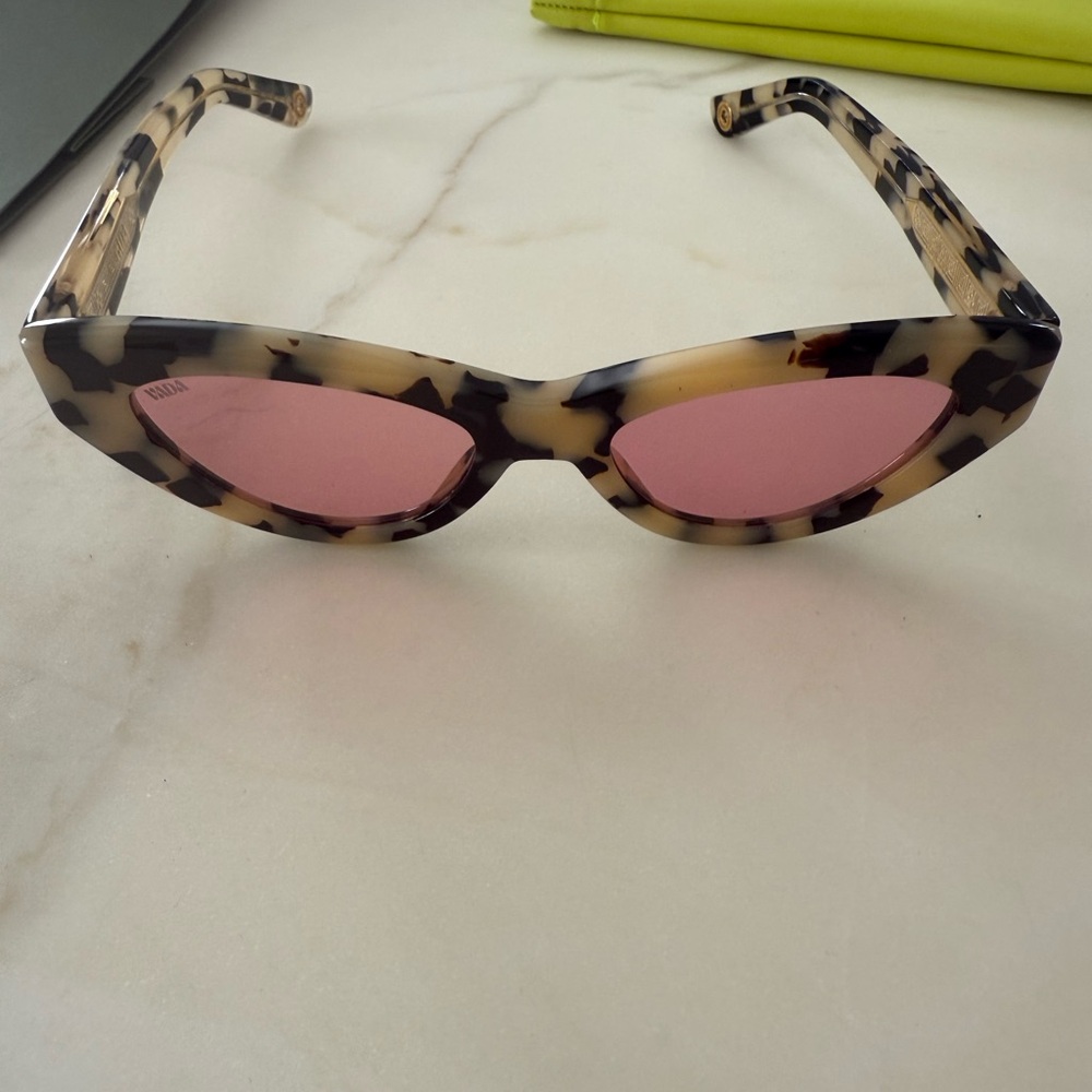 VADA Catfish Sunglasses designer tortoise cat eye sunglasses with pink lenses
